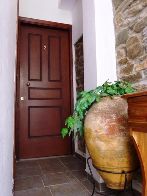 Odos Odysseos Ermoupoli Exterior foto